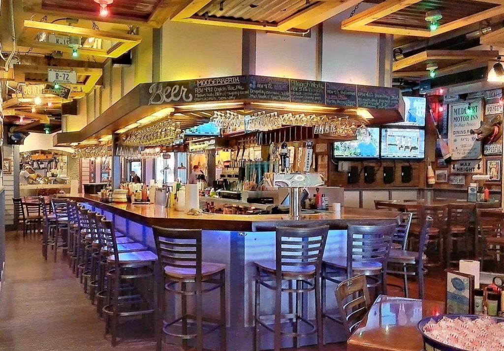 geddys-bar-harbor-interior-famous-legendary-bar.jpg